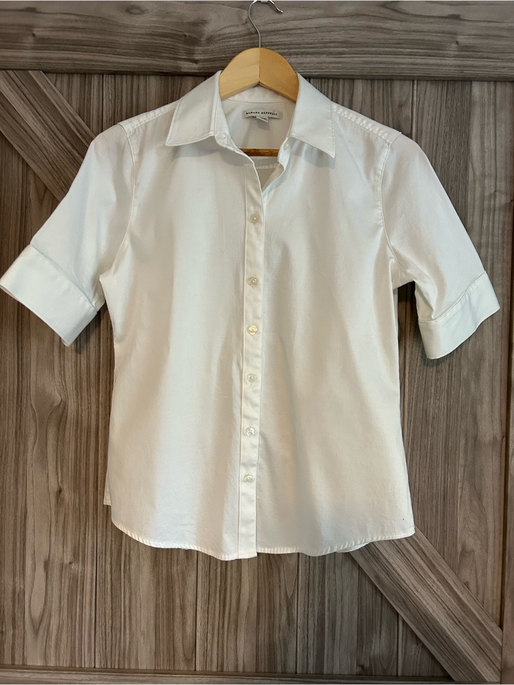 Banana Republic Tailored Stretch White Short-Sleeve Button-Down Blouse